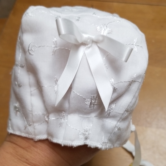 Vintage baby bonnets - 3 white & cream - Picture 6 of 7